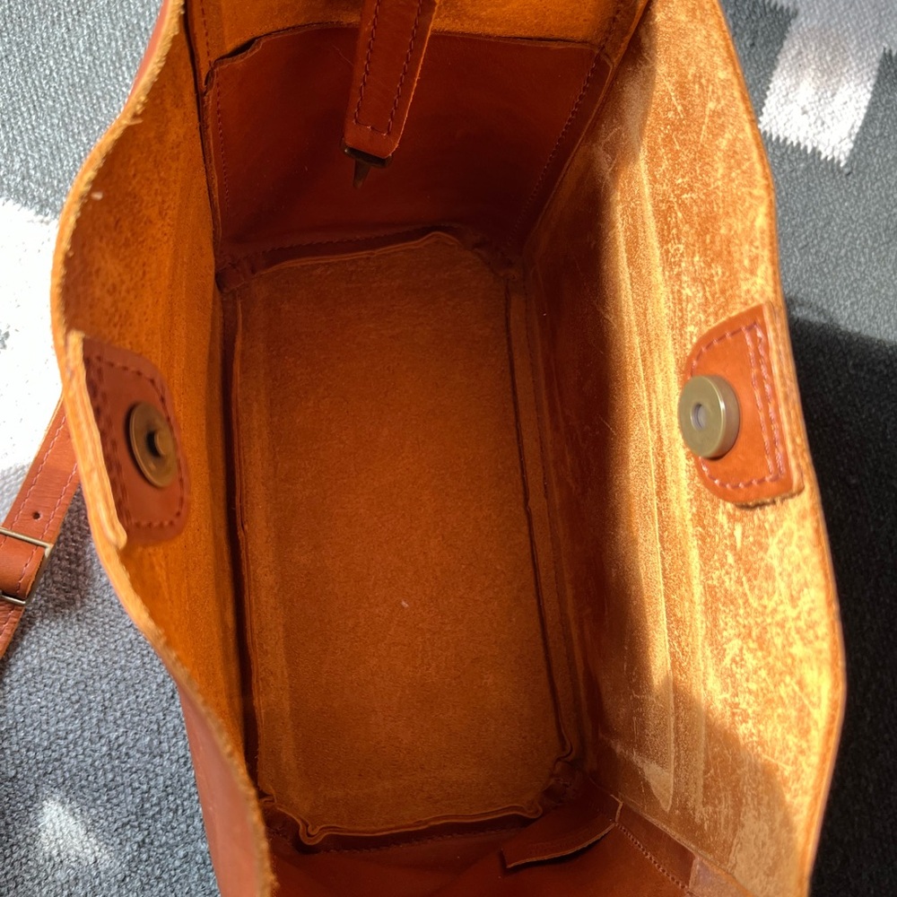 Portland Leather Goods PLG Butterfly Bucket Bag - Picture 6 of 9